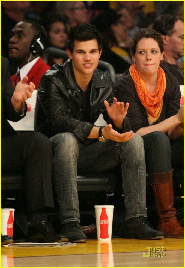 taylorlautnerlakers